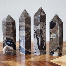 Load image into Gallery viewer, Fluorescent Agate Stone Tower
