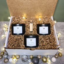 Load image into Gallery viewer, Winter Candle Gift Set
